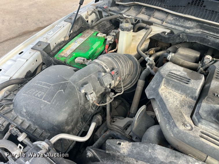 image for item DP2068 2016 Dodge Ram 5500 Heavy Duty  truck cab and chassis