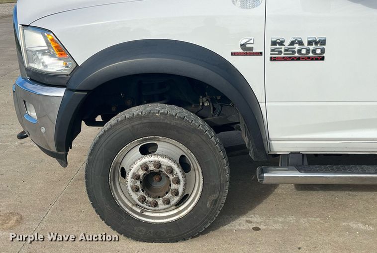 image for item DP2068 2016 Dodge Ram 5500 Heavy Duty  truck cab and chassis