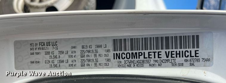 image for item DP2068 2016 Dodge Ram 5500 Heavy Duty  truck cab and chassis