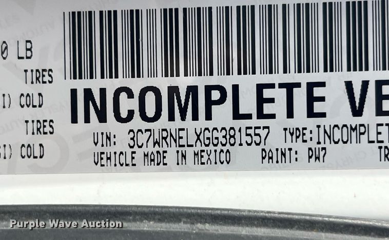 image for item DP2068 2016 Dodge Ram 5500 Heavy Duty  truck cab and chassis