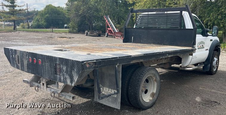 image for item DP2101 2006 Ford F450 Super Duty XL  flatbed truck