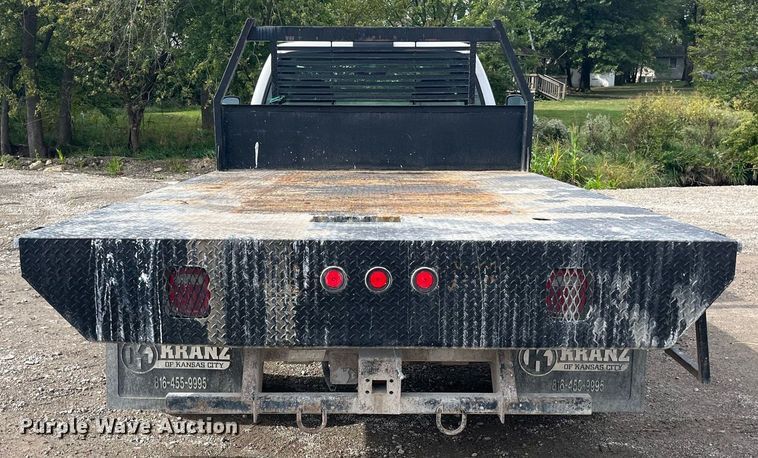 image for item DP2101 2006 Ford F450 Super Duty XL  flatbed truck