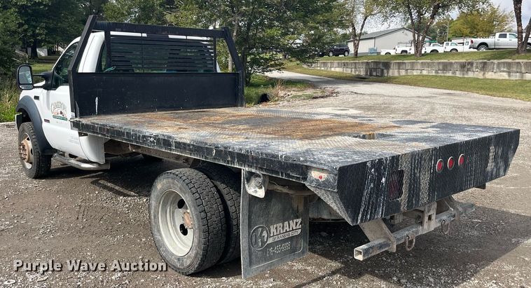 image for item DP2101 2006 Ford F450 Super Duty XL  flatbed truck