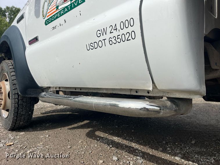 image for item DP2101 2006 Ford F450 Super Duty XL  flatbed truck