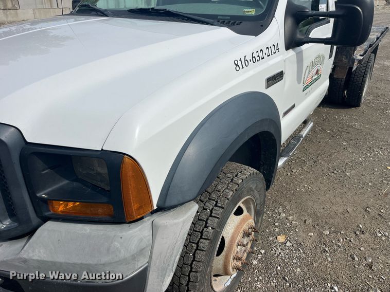 image for item DP2101 2006 Ford F450 Super Duty XL  flatbed truck