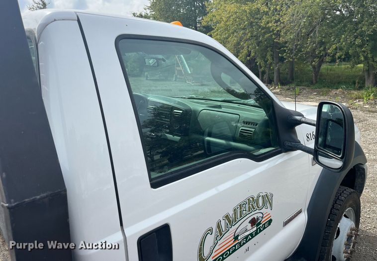 image for item DP2101 2006 Ford F450 Super Duty XL  flatbed truck