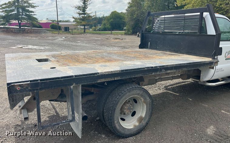 image for item DP2101 2006 Ford F450 Super Duty XL  flatbed truck