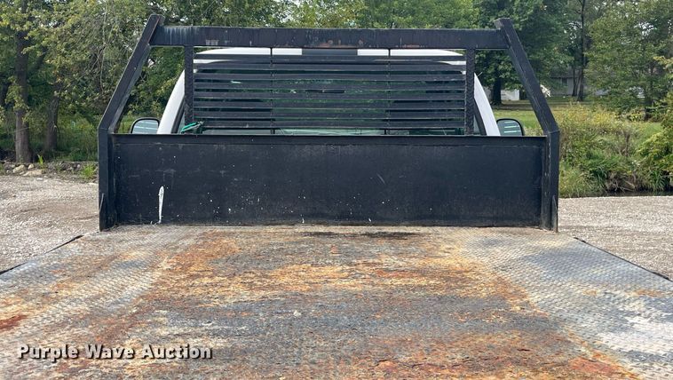 image for item DP2101 2006 Ford F450 Super Duty XL  flatbed truck