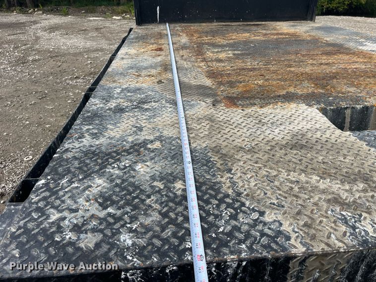 image for item DP2101 2006 Ford F450 Super Duty XL  flatbed truck