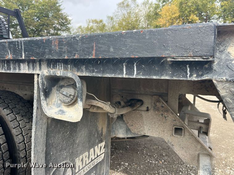 image for item DP2101 2006 Ford F450 Super Duty XL  flatbed truck