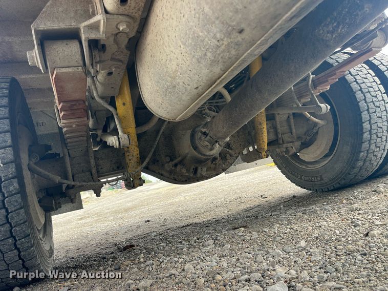 image for item DP2101 2006 Ford F450 Super Duty XL  flatbed truck