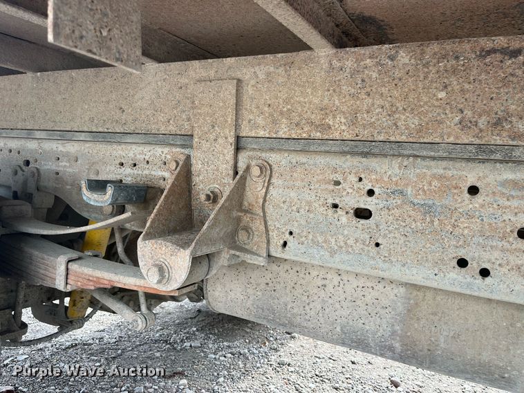 image for item DP2101 2006 Ford F450 Super Duty XL  flatbed truck