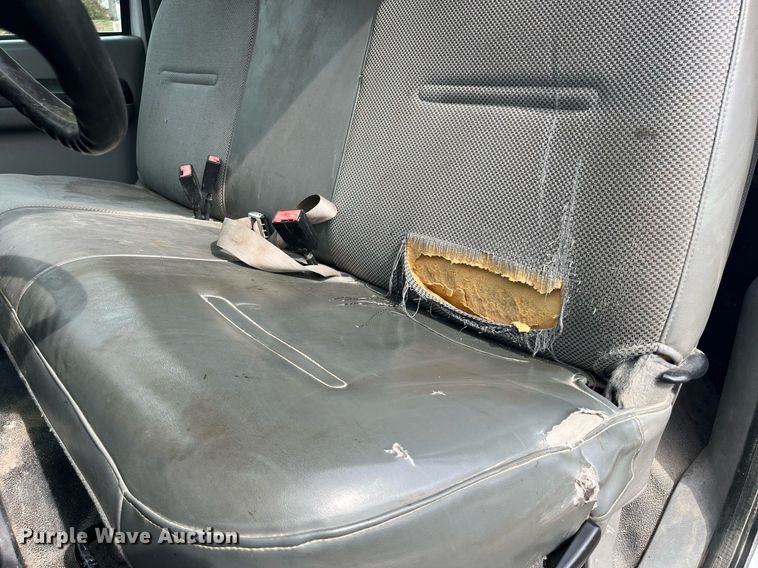 image for item DP2101 2006 Ford F450 Super Duty XL  flatbed truck