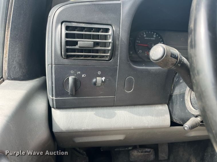 image for item DP2101 2006 Ford F450 Super Duty XL  flatbed truck