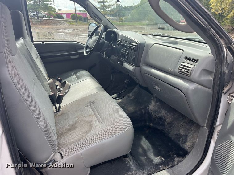 image for item DP2101 2006 Ford F450 Super Duty XL  flatbed truck