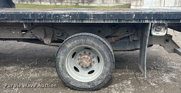 image for item DP2101 2006 Ford F450 Super Duty XL  flatbed truck