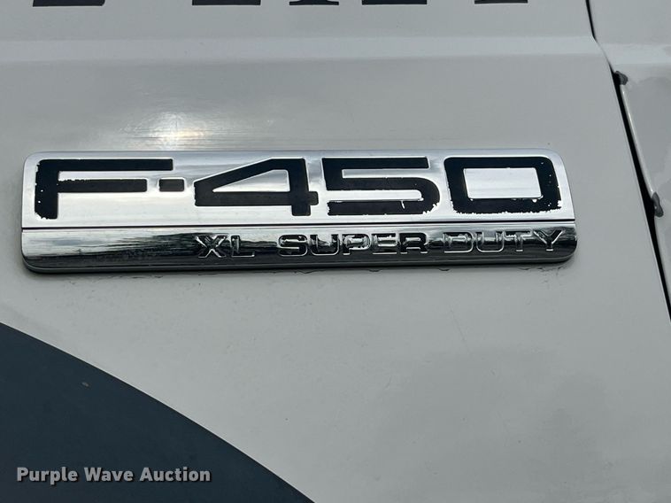 image for item DP2101 2006 Ford F450 Super Duty XL  flatbed truck