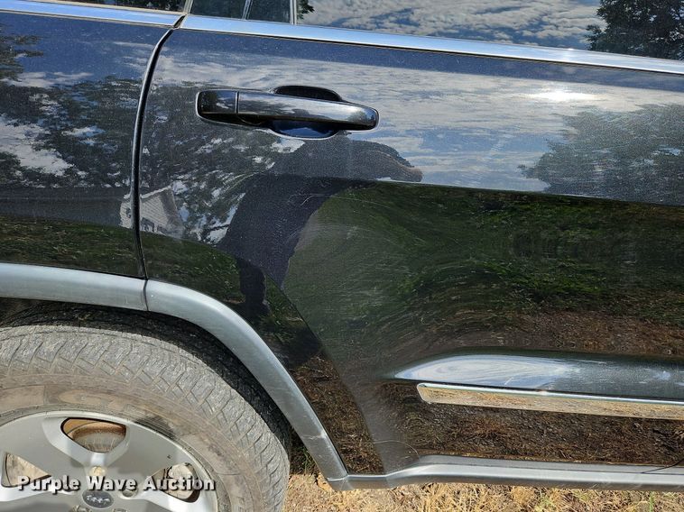 image for item DP2450 2012 Jeep Grand Cherokee Laredo  SUV