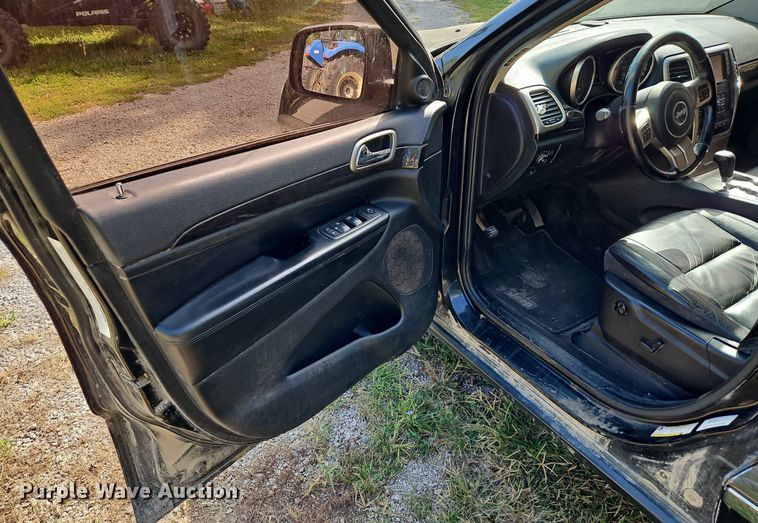 image for item DP2450 2012 Jeep Grand Cherokee Laredo  SUV