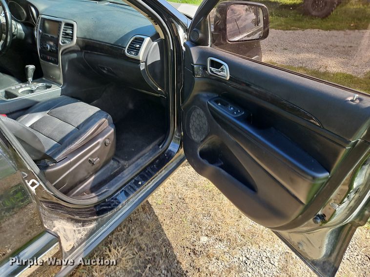 image for item DP2450 2012 Jeep Grand Cherokee Laredo  SUV