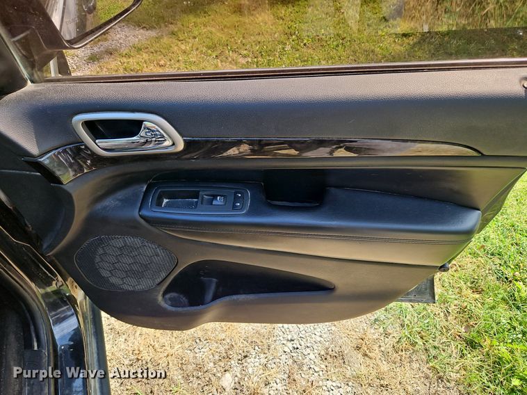 image for item DP2450 2012 Jeep Grand Cherokee Laredo  SUV