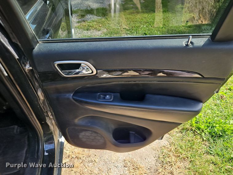 image for item DP2450 2012 Jeep Grand Cherokee Laredo  SUV