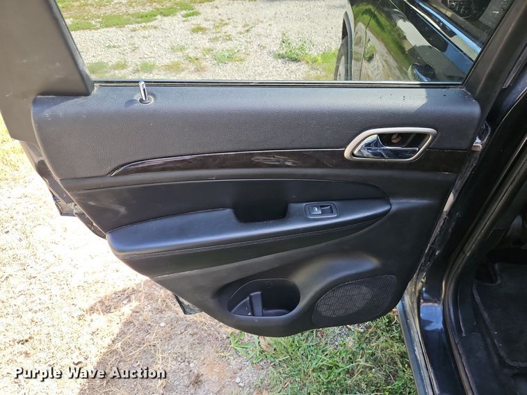 image for item DP2450 2012 Jeep Grand Cherokee Laredo  SUV