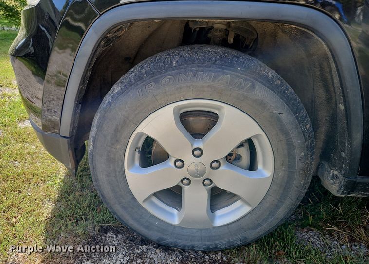 image for item DP2450 2012 Jeep Grand Cherokee Laredo  SUV