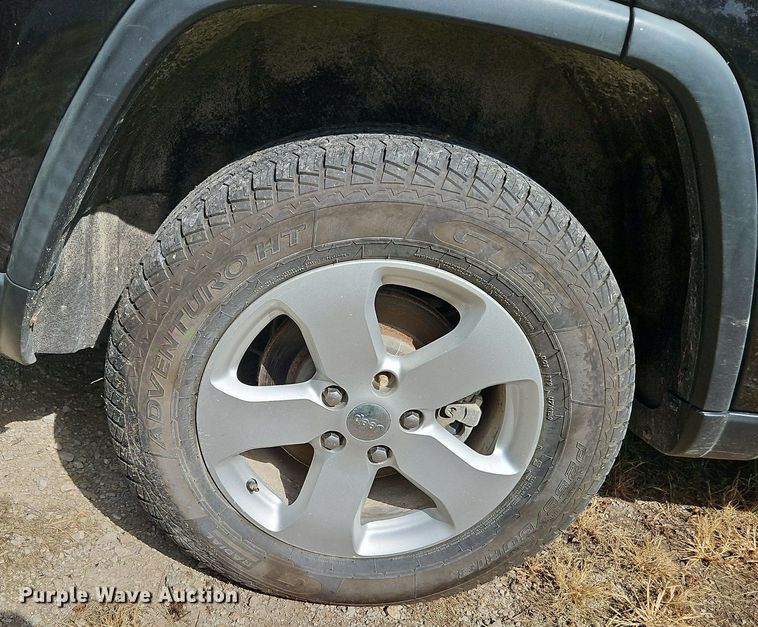 image for item DP2450 2012 Jeep Grand Cherokee Laredo  SUV