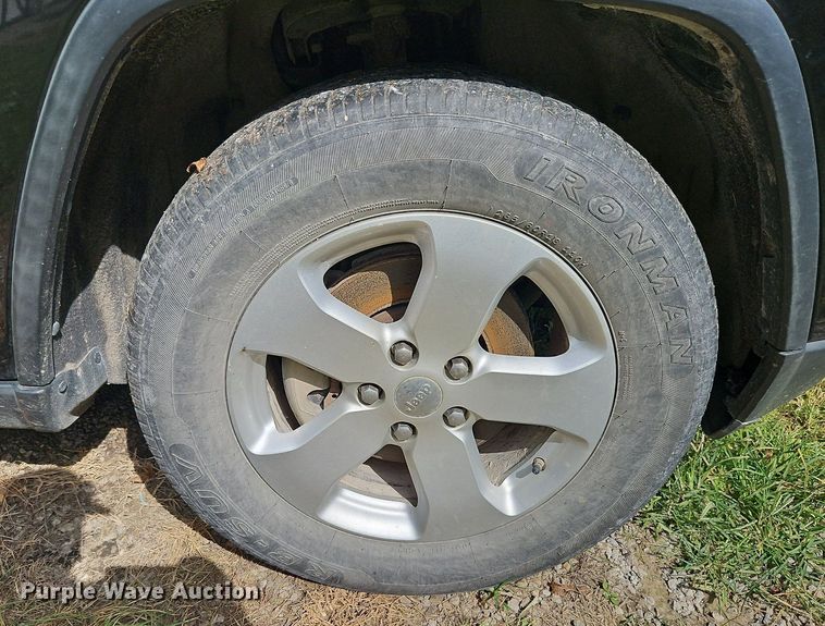 image for item DP2450 2012 Jeep Grand Cherokee Laredo  SUV