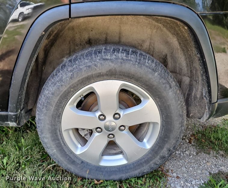 image for item DP2450 2012 Jeep Grand Cherokee Laredo  SUV