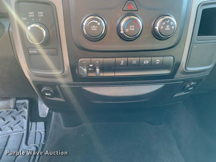 image for item DP8668 2015 Dodge Ram 2500HD  Crew Cab pickup truck