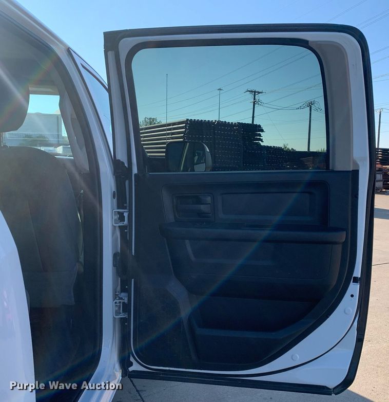 image for item DP8668 2015 Dodge Ram 2500HD  Crew Cab pickup truck