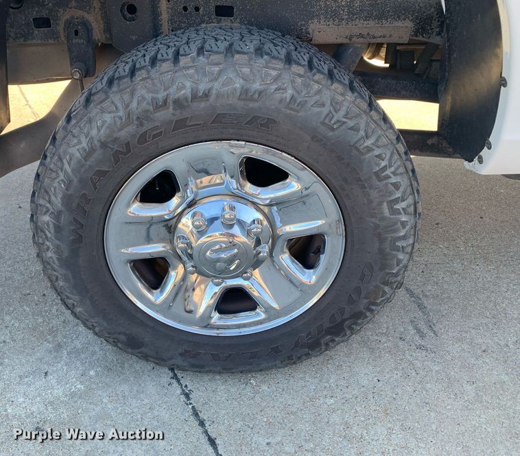 image for item DP8668 2015 Dodge Ram 2500HD  Crew Cab pickup truck