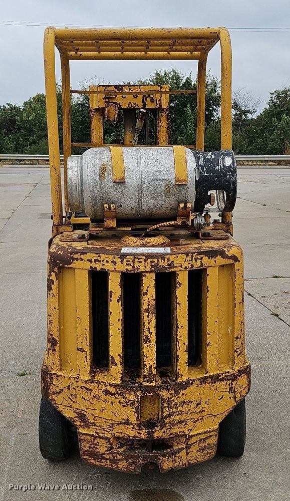 image for item DQ0220 Caterpillar T40  forklift