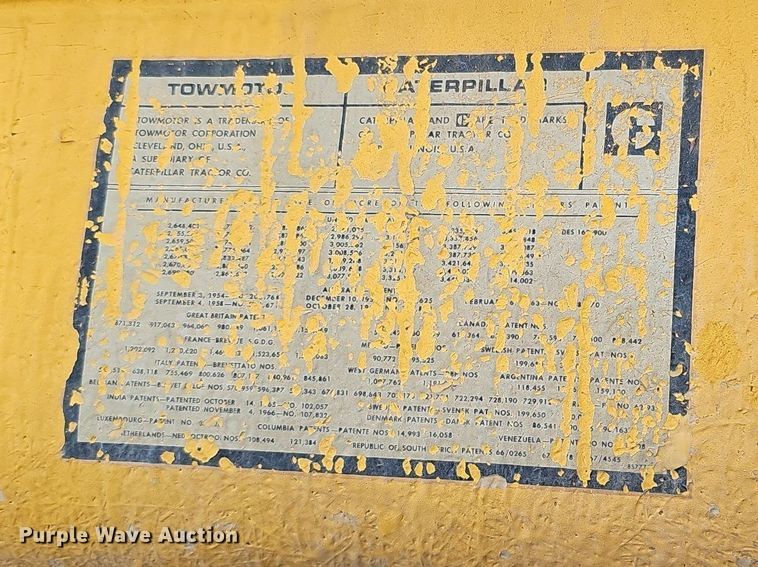 image for item DQ0220 Caterpillar T40  forklift