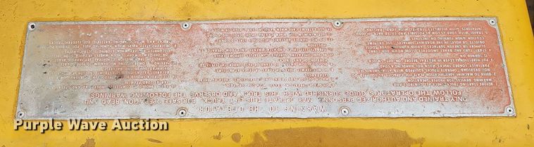 image for item DQ0220 Caterpillar T40  forklift