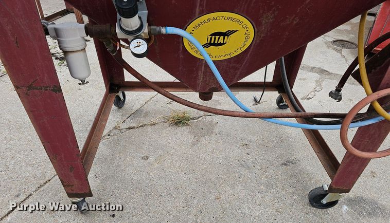 image for item DQ0222 Tools