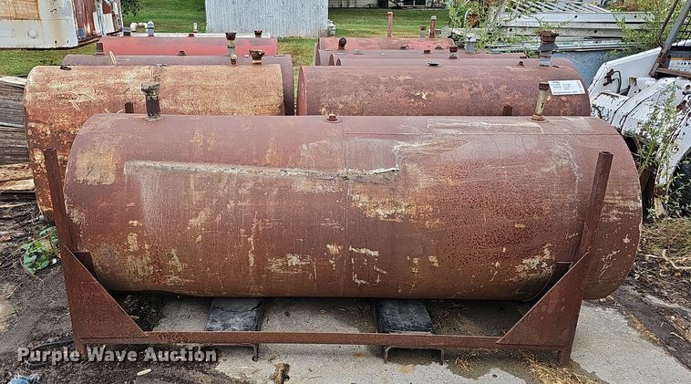 image for item DQ0225 Approximately 15 fuel tanks