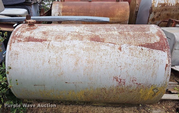 image for item DQ0225 Approximately 15 fuel tanks