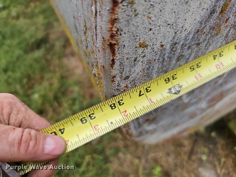 image for item DQ0225 Approximately 15 fuel tanks