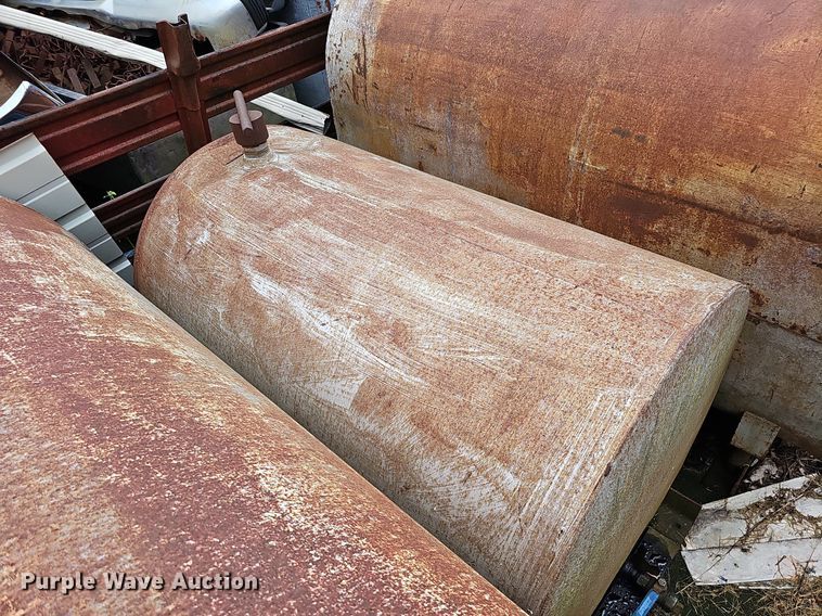 image for item DQ0225 Approximately 15 fuel tanks