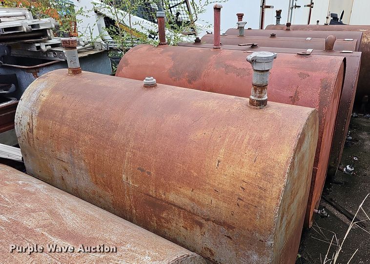 image for item DQ0225 Approximately 15 fuel tanks