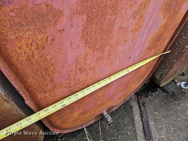 image for item DQ0225 Approximately 15 fuel tanks