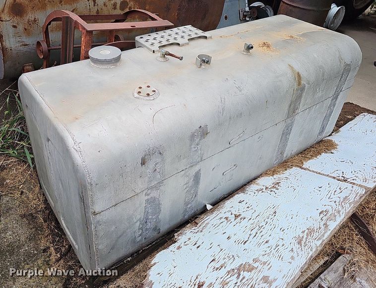 image for item DQ0225 Approximately 15 fuel tanks