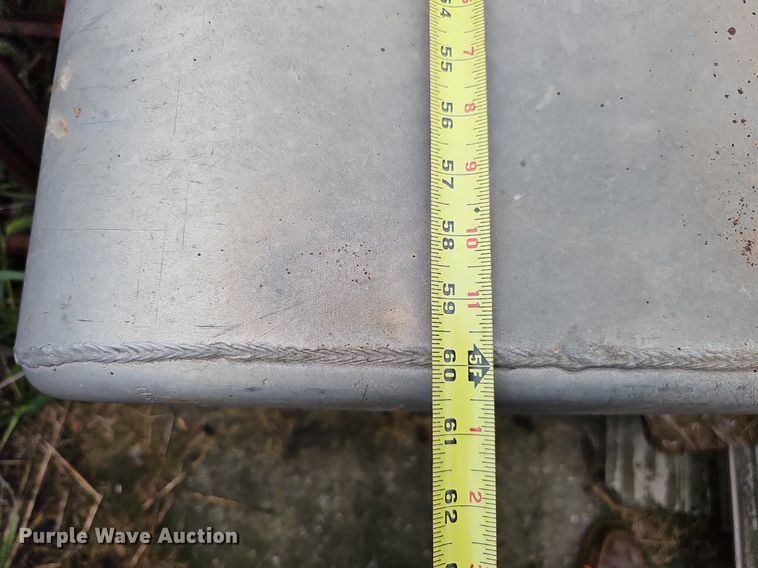 image for item DQ0225 Approximately 15 fuel tanks