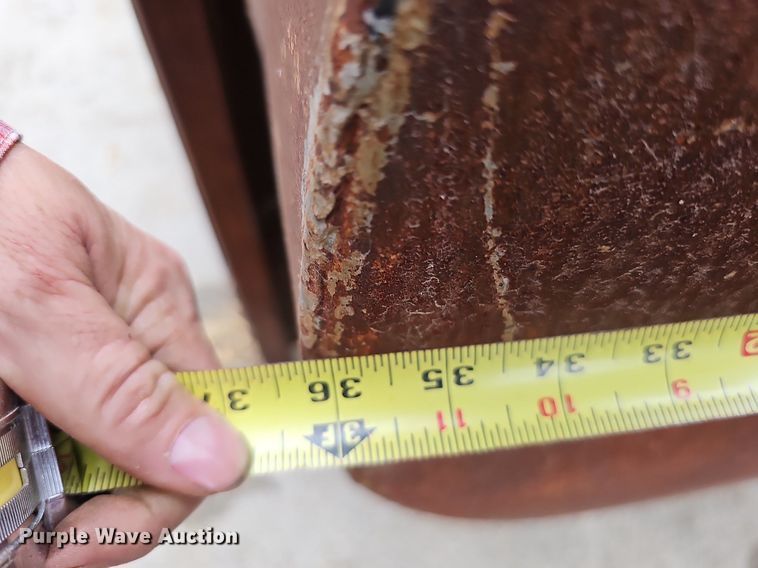 image for item DQ0225 Approximately 15 fuel tanks