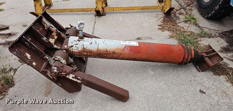 image for item DQ0235 Fifth wheel hoist