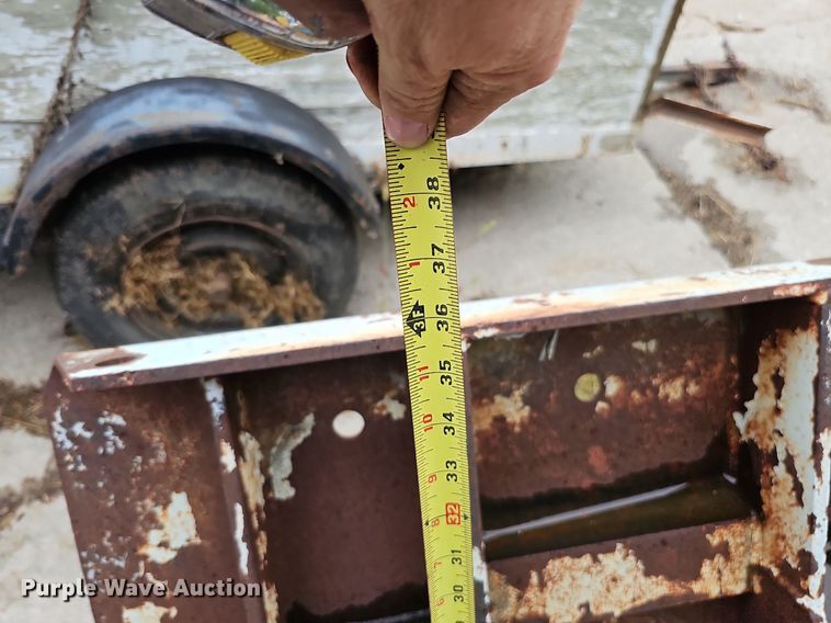 image for item DQ0235 Fifth wheel hoist