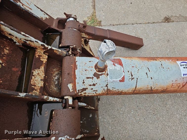 image for item DQ0235 Fifth wheel hoist